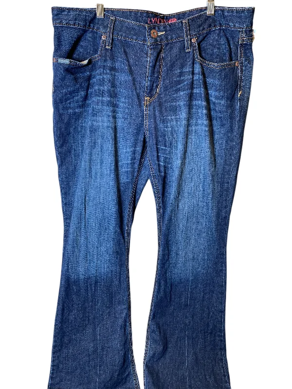 Jeans Flared By Clothes Mentor In Blue, Size: 16